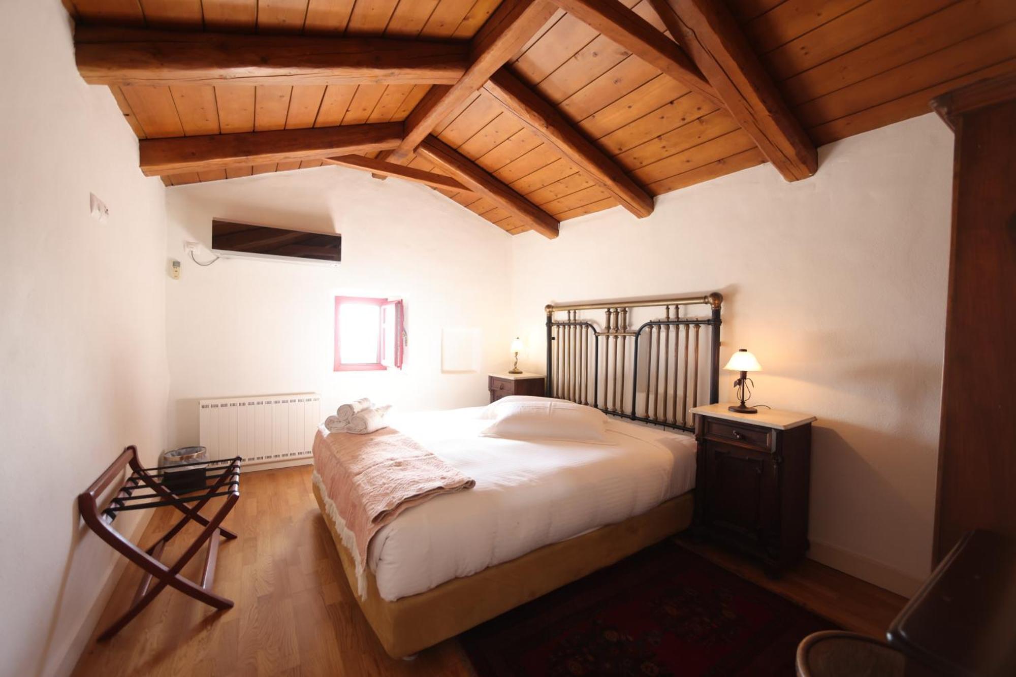 Lithos Stone Suites Areopoli Room photo