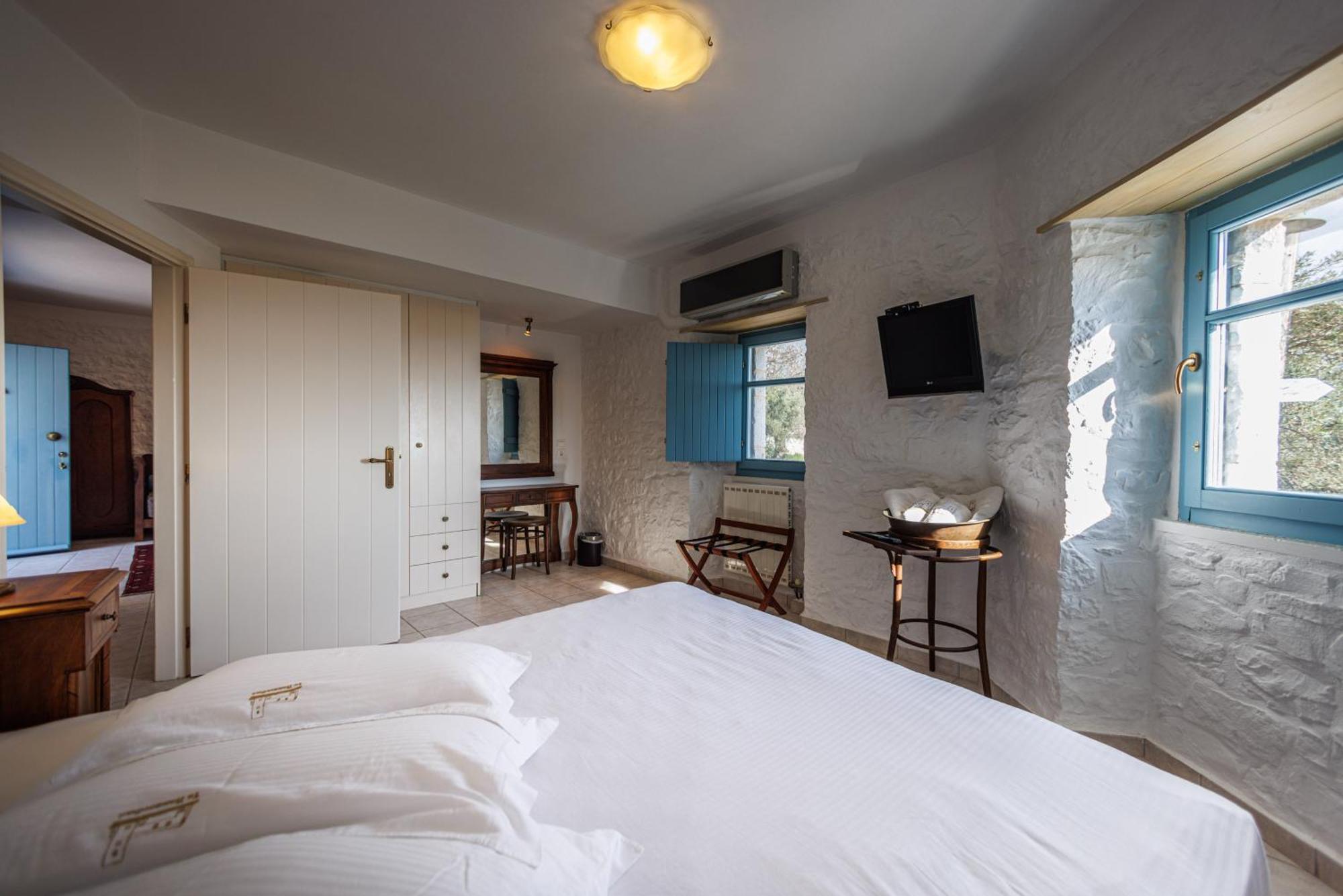 Lithos Stone Suites Areopoli Room photo