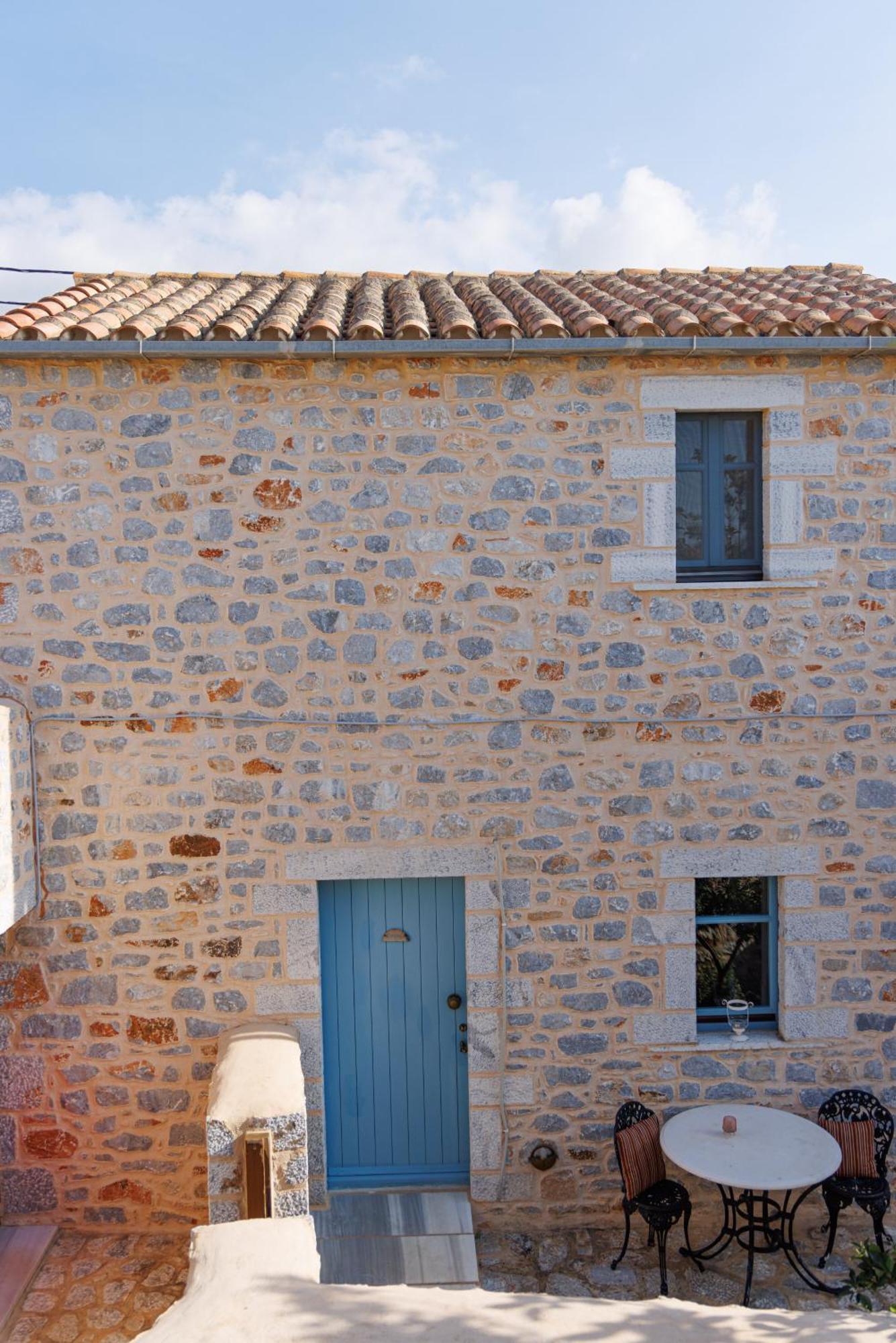 Lithos Stone Suites Areopoli Room photo