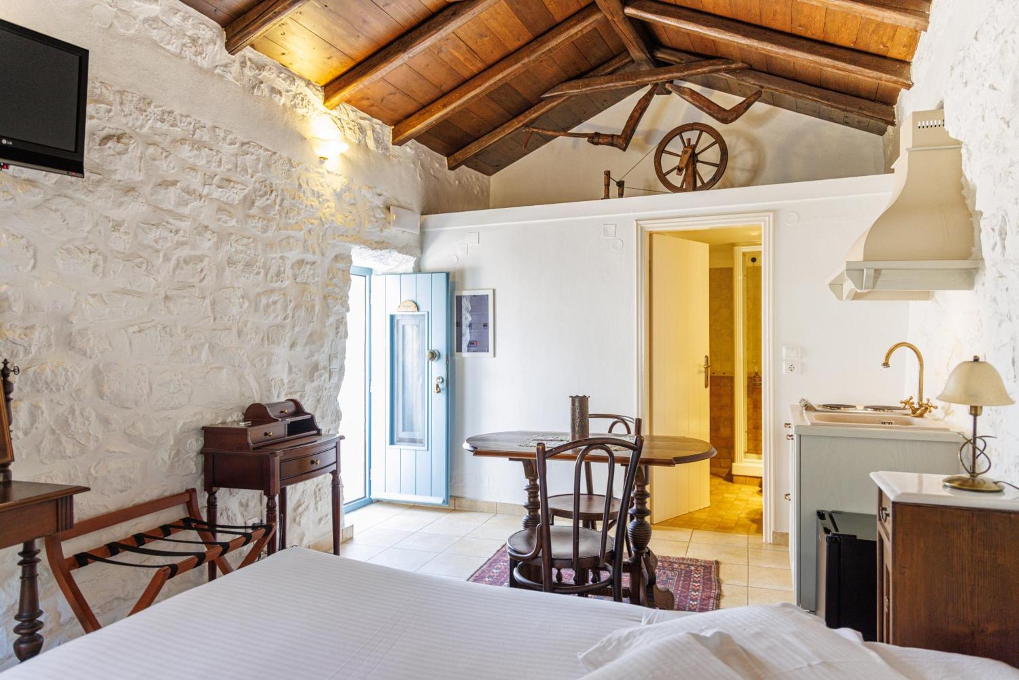 Lithos Stone Suites Areopoli Room photo