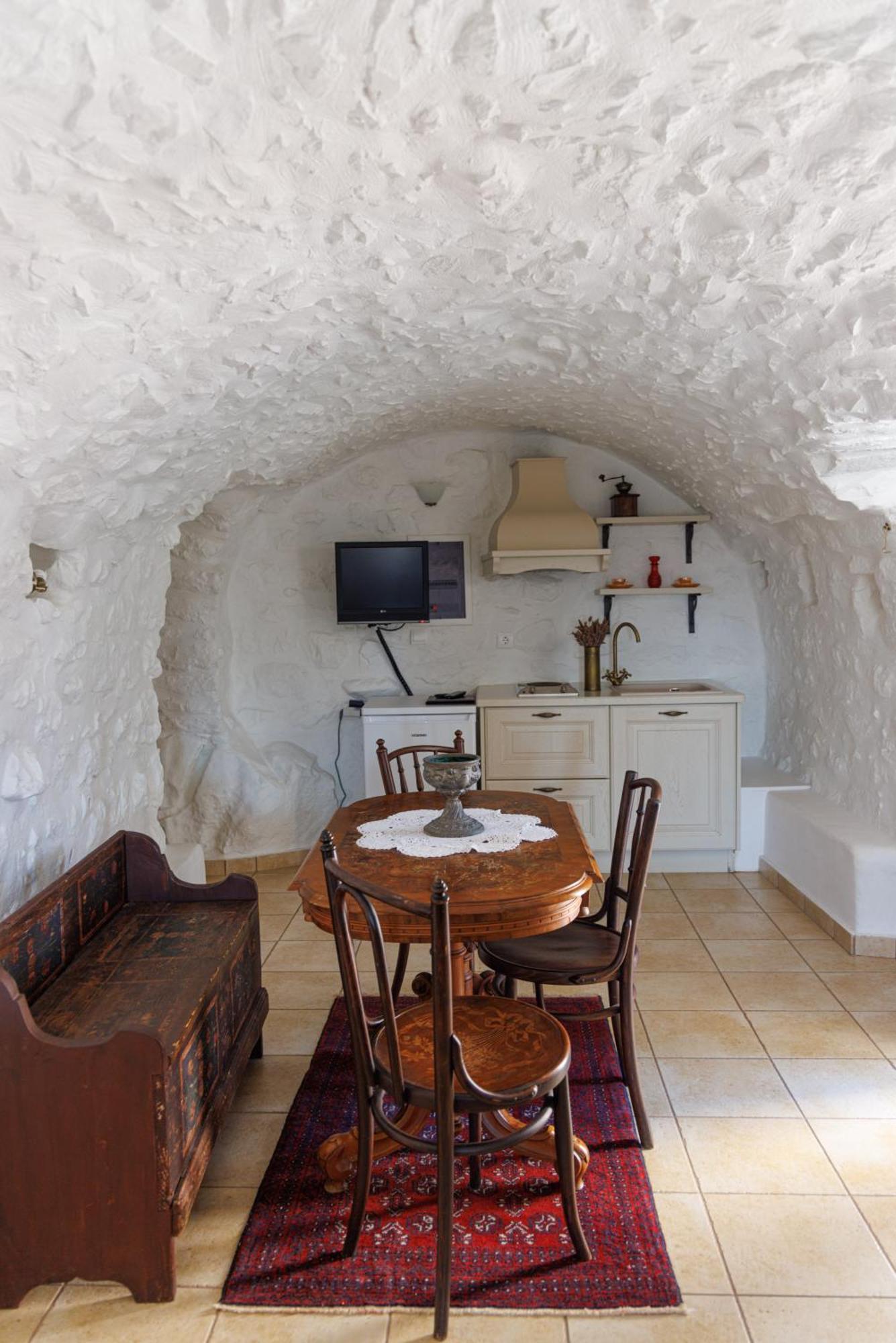 Lithos Stone Suites Areopoli Room photo