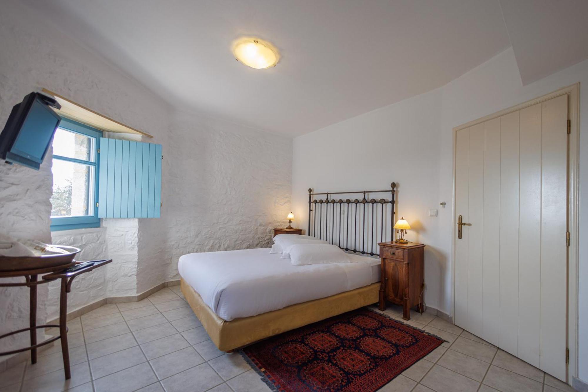 Lithos Stone Suites Areopoli Room photo