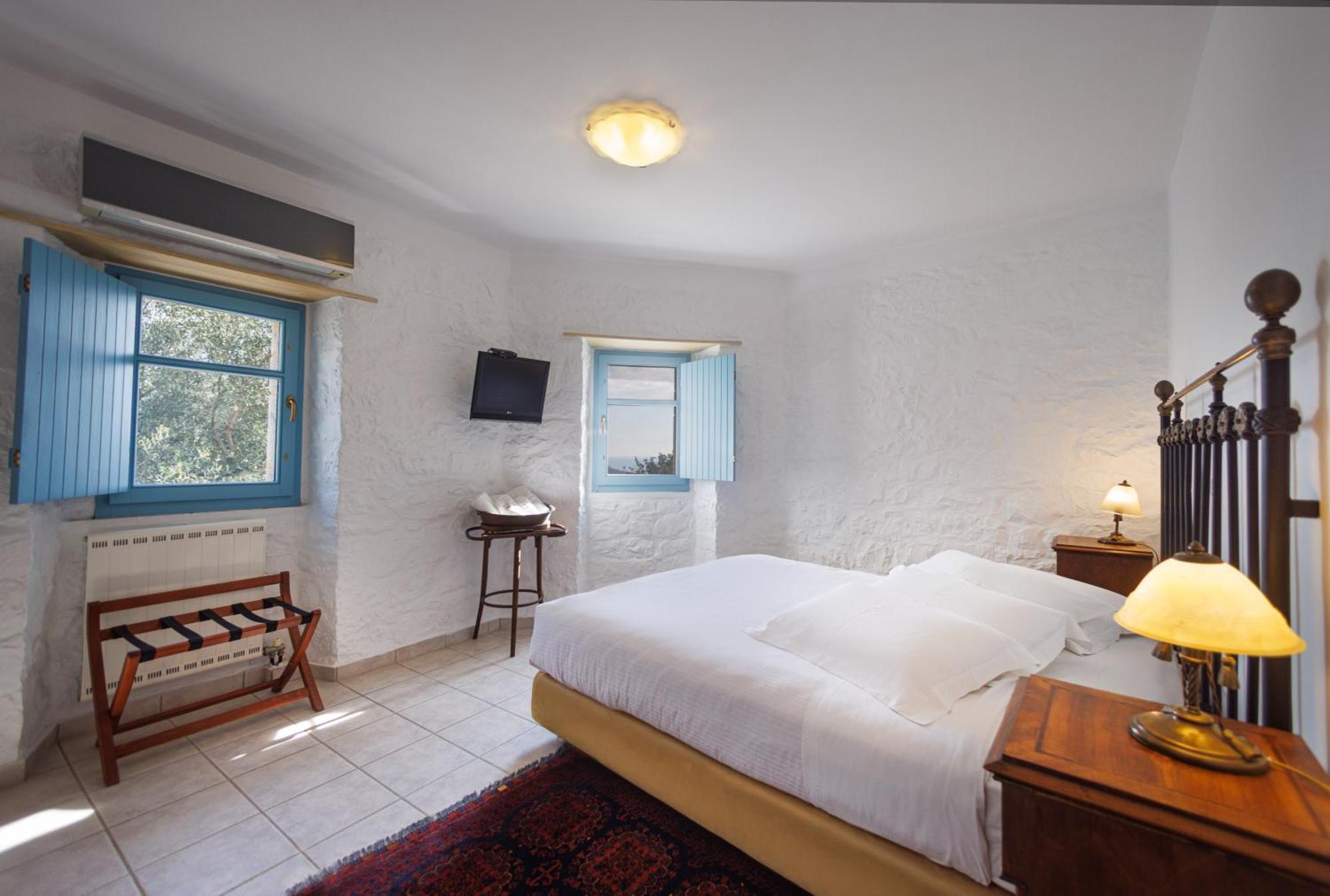 Lithos Stone Suites Areopoli Room photo