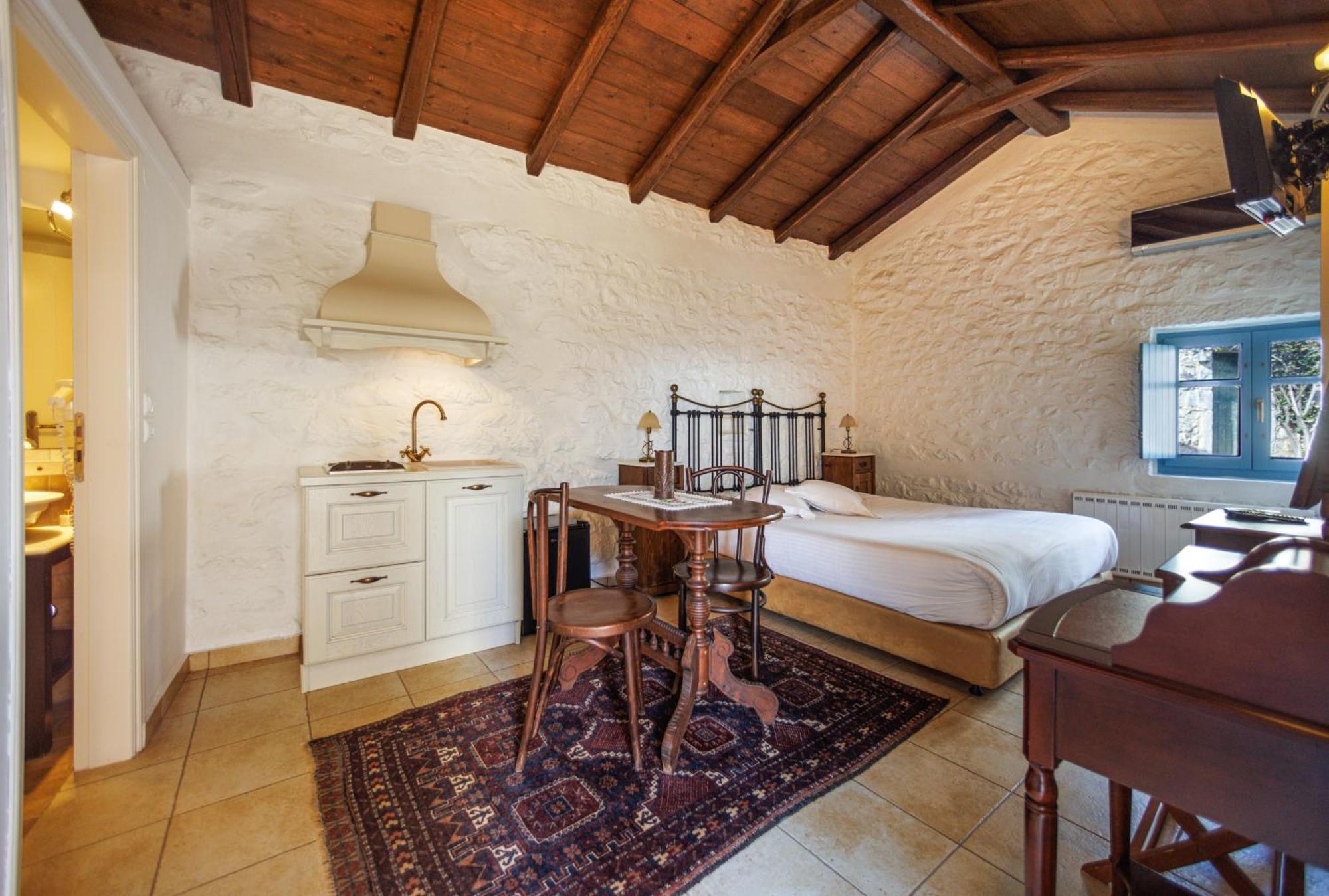 Lithos Stone Suites Areopoli Room photo